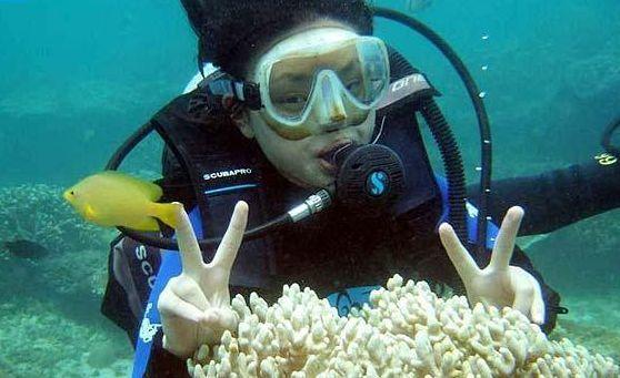 安琥“繁花感”风格写真释出 尽显光影交织艺术感