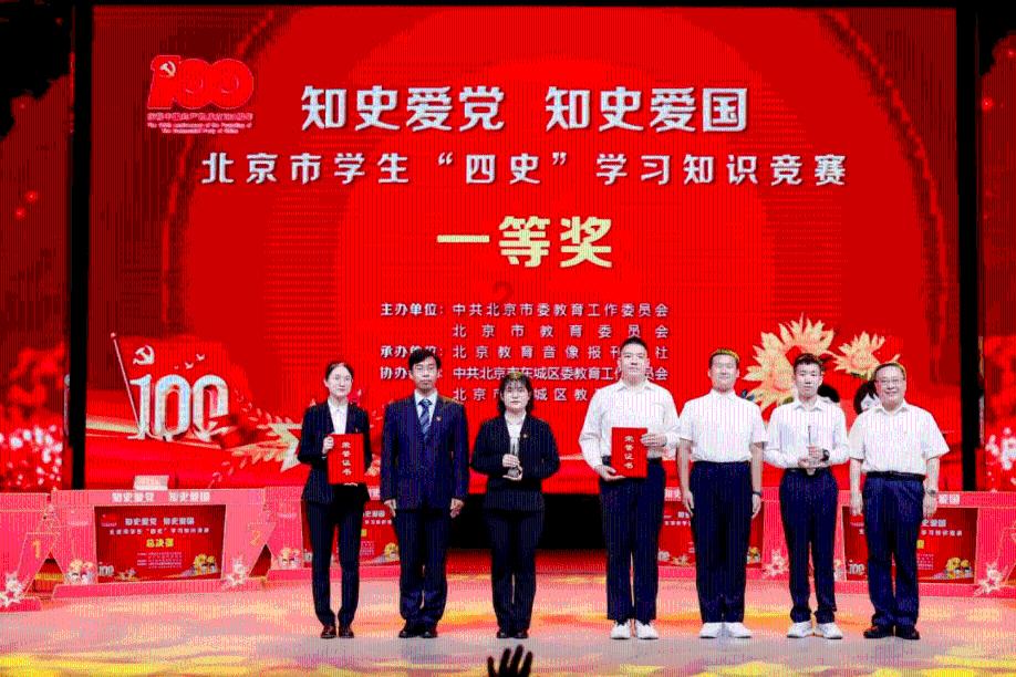 老烟民突然戒烟，诊断出肺病，戒烟戒出一身病？这些症状不用怕