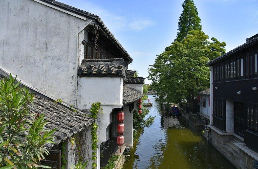 不是很喜欢一个人，却又想处处，但是对别人又很冷淡，该怎么办